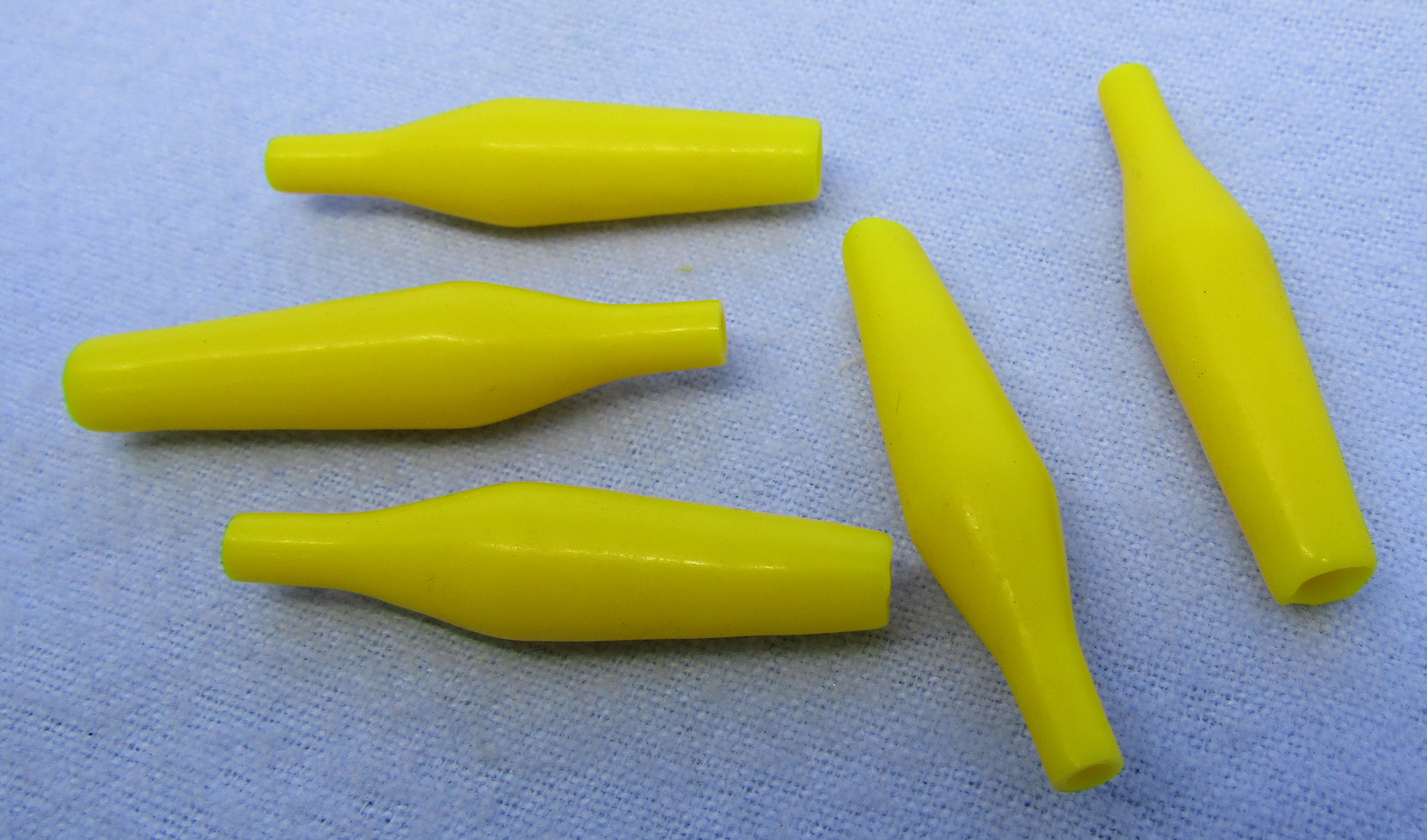 MEDIUM CLIP INSULATOR